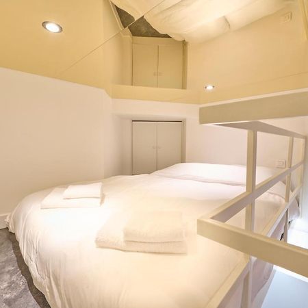 Amazing Studio 2P - Place Saint Georges/ Martyrs Parijs Buitenkant foto